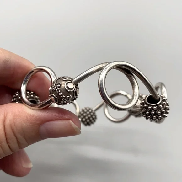 Unique sterling silver bangle bracelet with decorative sterling beads 🌸 - Picture 6 of 8
